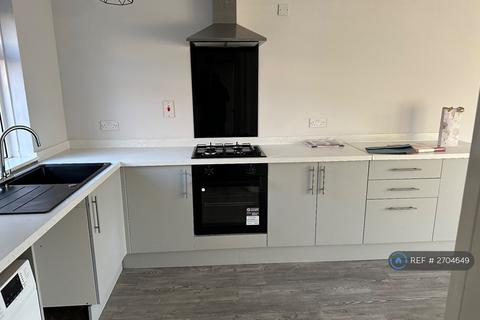 3 bedroom terraced house to rent, Wade Meadow Court, Northampton, NN3