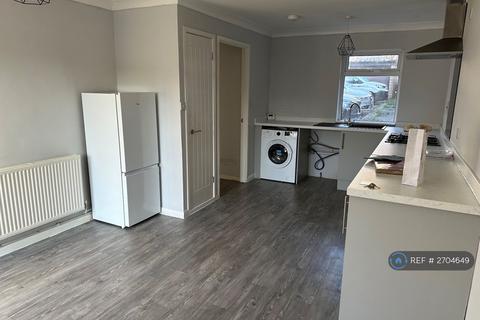 3 bedroom terraced house to rent, Wade Meadow Court, Northampton, NN3