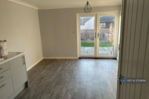 3 bedroom terraced house to rent, Wade Meadow Court, Northampton, NN3