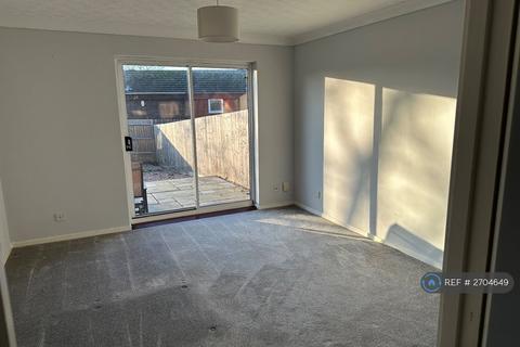 3 bedroom terraced house to rent, Wade Meadow Court, Northampton, NN3