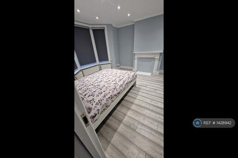 undefined, Gilbert Road, Belvedere, DA17