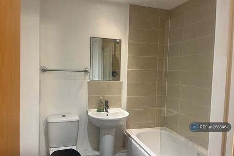 2 bedroom flat to rent, Trinity Street, St. Austell, PL25