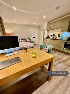 1 bedroom in a flat share to rent, Victory Parade, London, SE18