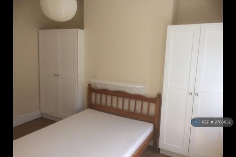 3 bedroom flat to rent, Rushcroft Rd, Brixton Sw2, SW2