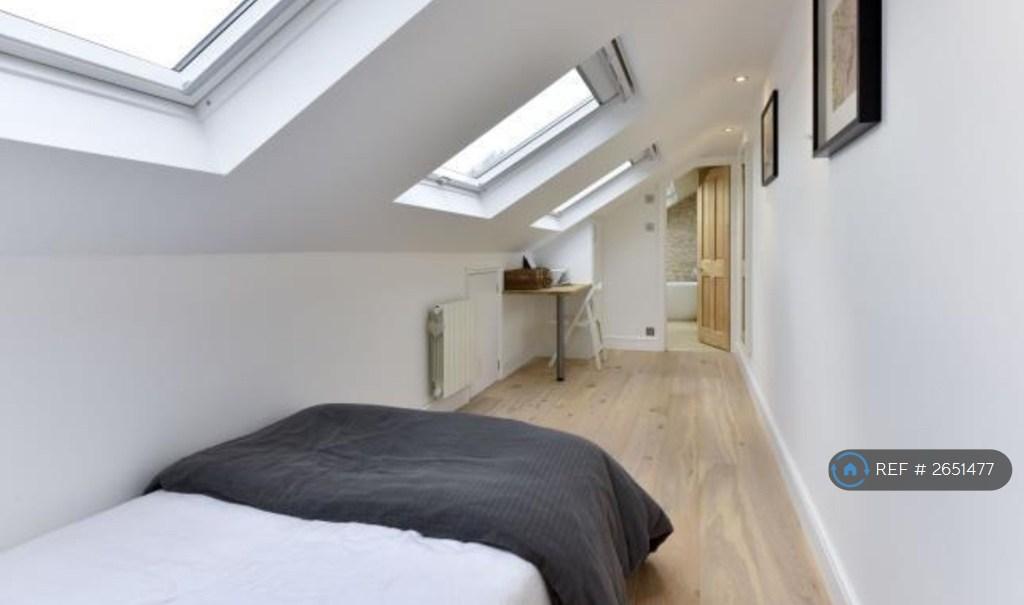 Long Bedroom With Study Area And En-Suite