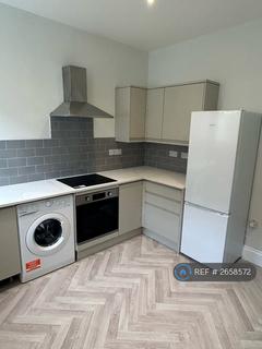3 bedroom flat to rent, West Street, Brighton, BN1