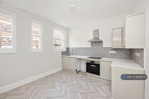 3 bedroom flat to rent, West Street, Brighton, BN1