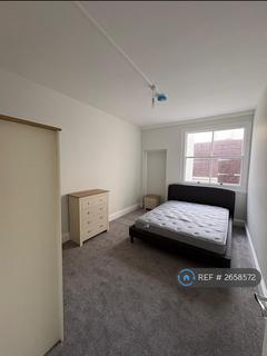 3 bedroom flat to rent, West Street, Brighton, BN1