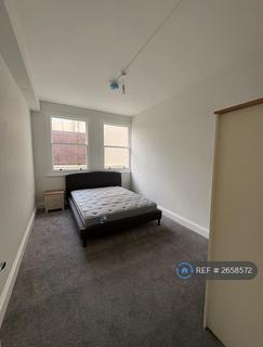 3 bedroom flat to rent, West Street, Brighton, BN1