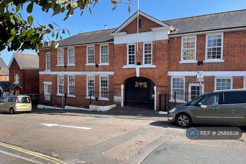 2 bedroom flat to rent, Denmark Road, Cowes, PO31