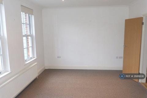2 bedroom flat to rent, Denmark Road, Cowes, PO31