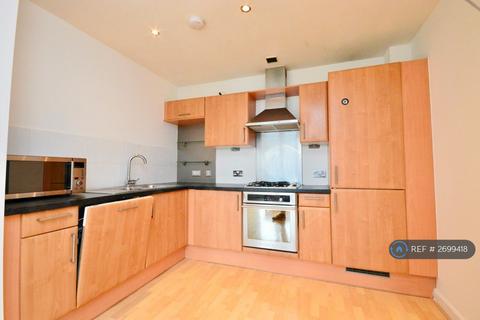 2 bedroom flat to rent, Balmoral Place, Hunslet, Leeds, LS10