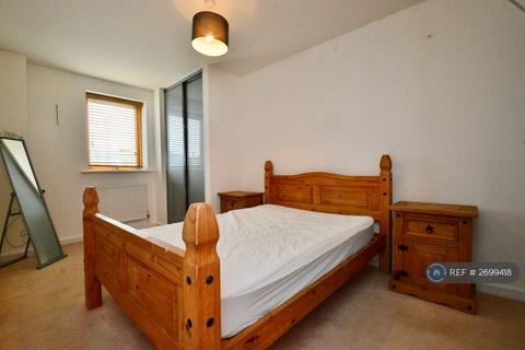 2 bedroom flat to rent, Balmoral Place, Hunslet, Leeds, LS10