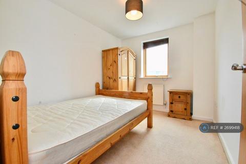 2 bedroom flat to rent, Balmoral Place, Hunslet, Leeds, LS10