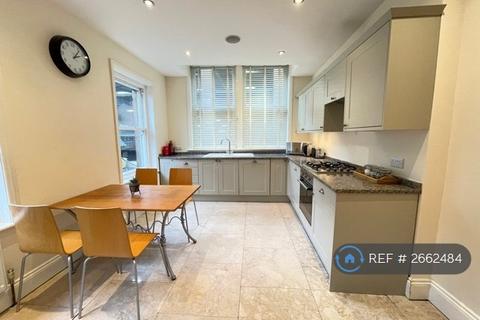 3 bedroom maisonette to rent, Cheltenham Crescent, Harrogate, HG1