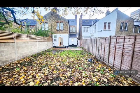 1 bedroom in a house share to rent, Rosenthal Road, London, SE6