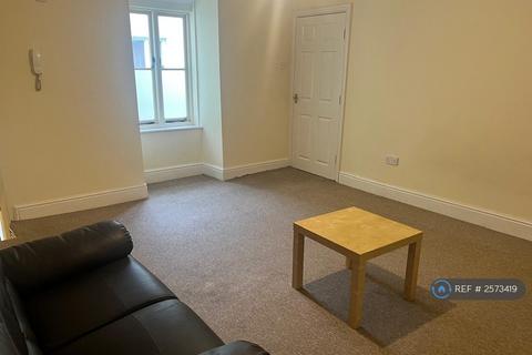 2 bedroom flat to rent, High Street, Haverfordwest, SA61