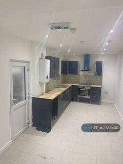 1 bedroom in a house share to rent, Banff Road, Manchester, M14