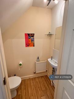 1 bedroom in a house share to rent, Frank Birchill Close, Manchester, M40