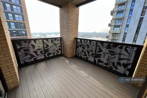 2 bedroom flat to rent, Green Ferry Way, London, E17