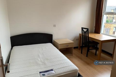 3 bedroom flat to rent, Shorrolds Road, London, SW6
