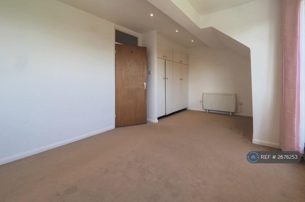 Main Bedroom (Pic 3)