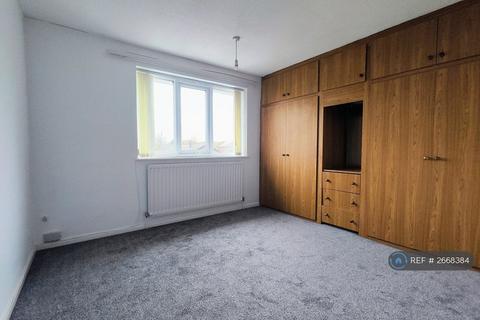 3 bedroom end of terrace house to rent, Loughrigg Close, Nottingham, NG2