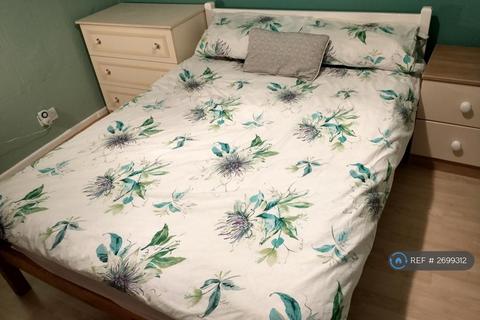 undefined, Tom Shepley Street, Hyde, SK14