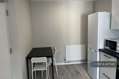 1 bedroom in a house share to rent, Sturrocks, Basildon, SS16