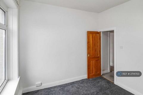 2 bedroom semi-detached house to rent, Hilary Street, Dewsbury, WF13