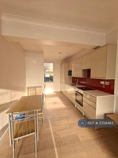 3 bedroom flat to rent, Median Road, London, E5