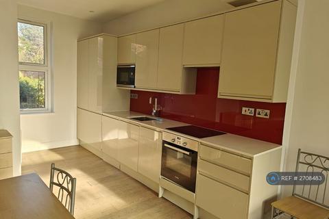 3 bedroom flat to rent, Median Road, London, E5