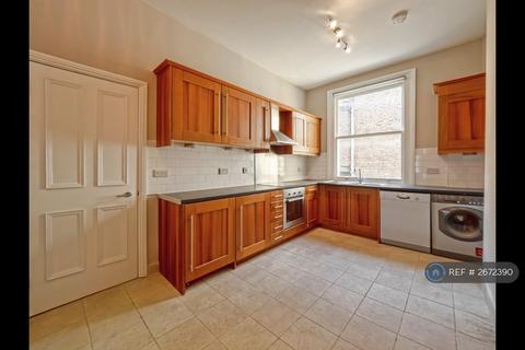 2 bedroom maisonette to rent, Uxbridge Road, London, W12