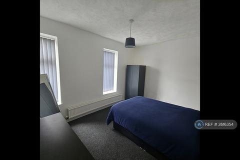 4 bedroom terraced house to rent, Viscount Street, Manchester, M14