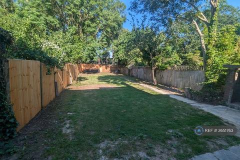 undefined, Avondale Avenue, London, N12