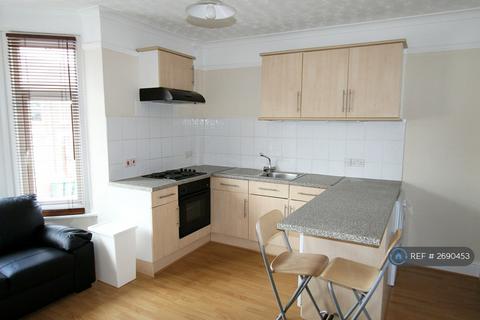 2 bedroom flat to rent, Shakespeare Avenue, Southampton, SO17