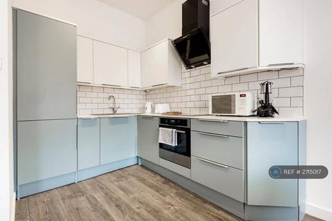 2 bedroom flat to rent, Finchley Road, London, NW3