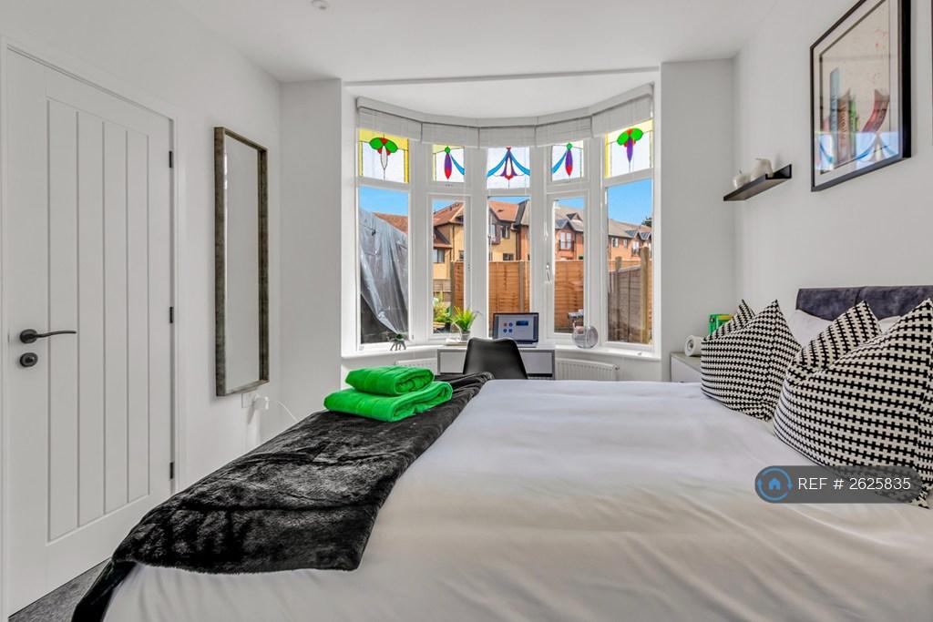 Bedroom 2 - Views Into The Garden