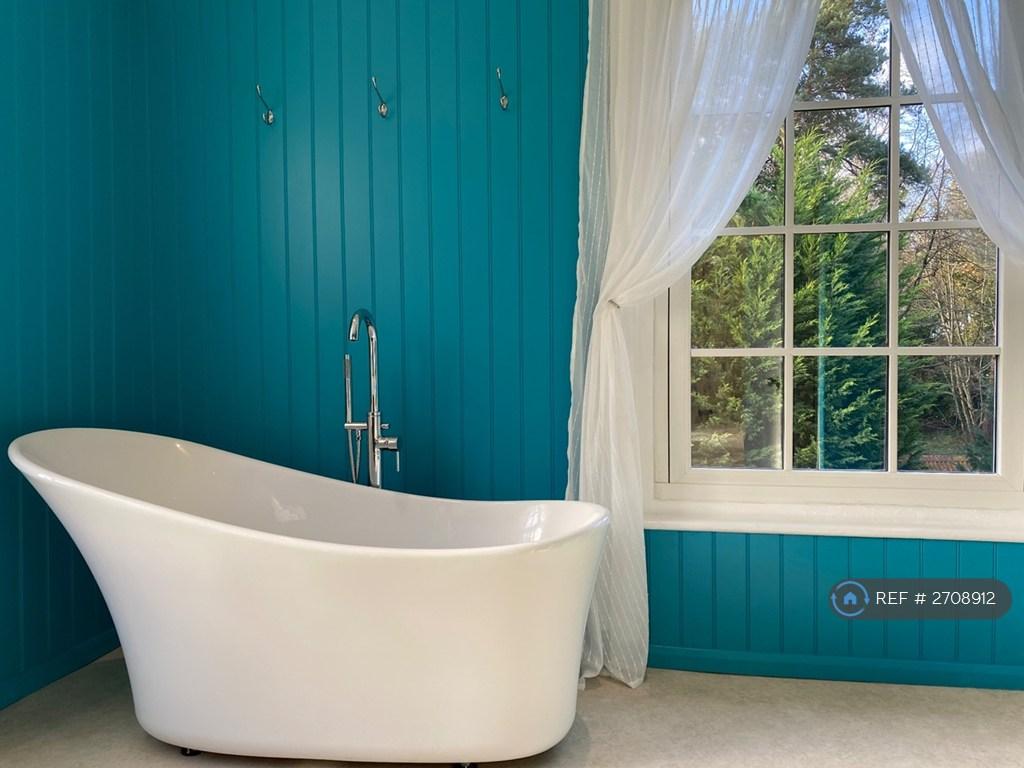 Master Bedroom En-Suite