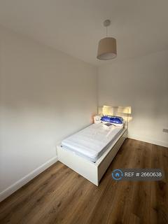 1 bedroom in a house share to rent, Hampden Way, London, N17