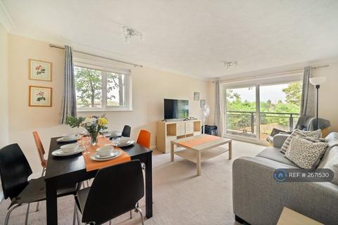 2 bedroom flat to rent, Whitehaven Close, Bromley, BR2