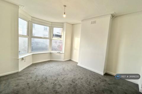 3 bedroom end of terrace house to rent, Ranelagh Road, Sheerness, ME12