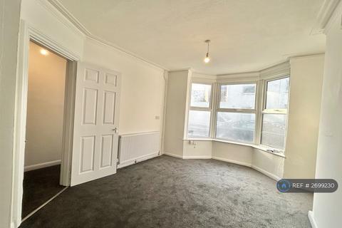 3 bedroom end of terrace house to rent, Ranelagh Road, Sheerness, ME12