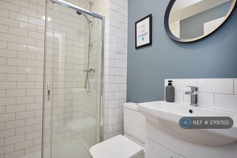 Ensuite Shower Rooms