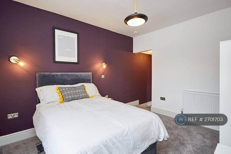 Double Ensuite Room £625 Pcm - Taken