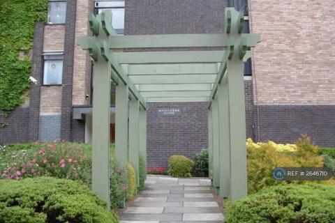 undefined, Manhattan Drive, Cambridge, CB4