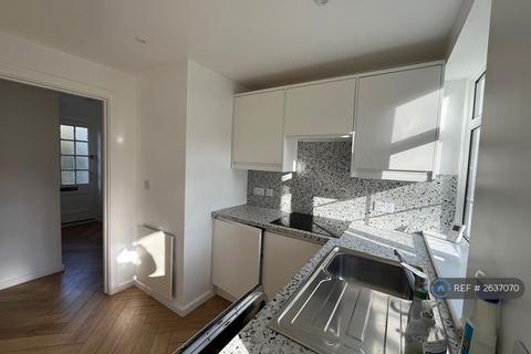2 bedroom flat to rent, Broadwater Down, Tunbridge Wells, TN2