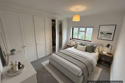 4 bedroom semi-detached house to rent, Lakes Lane, Beaconsfield, HP9