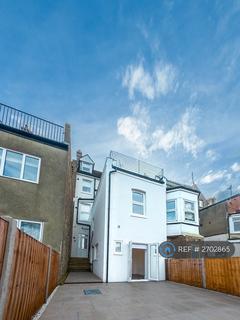1 bedroom flat to rent, The Parade, Folkestone, CT20