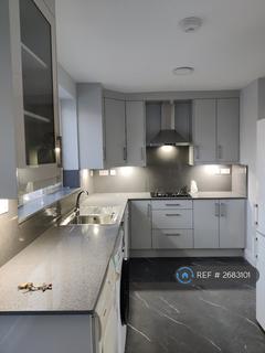3 bedroom terraced house to rent, Humber Way, Langley, SL3
